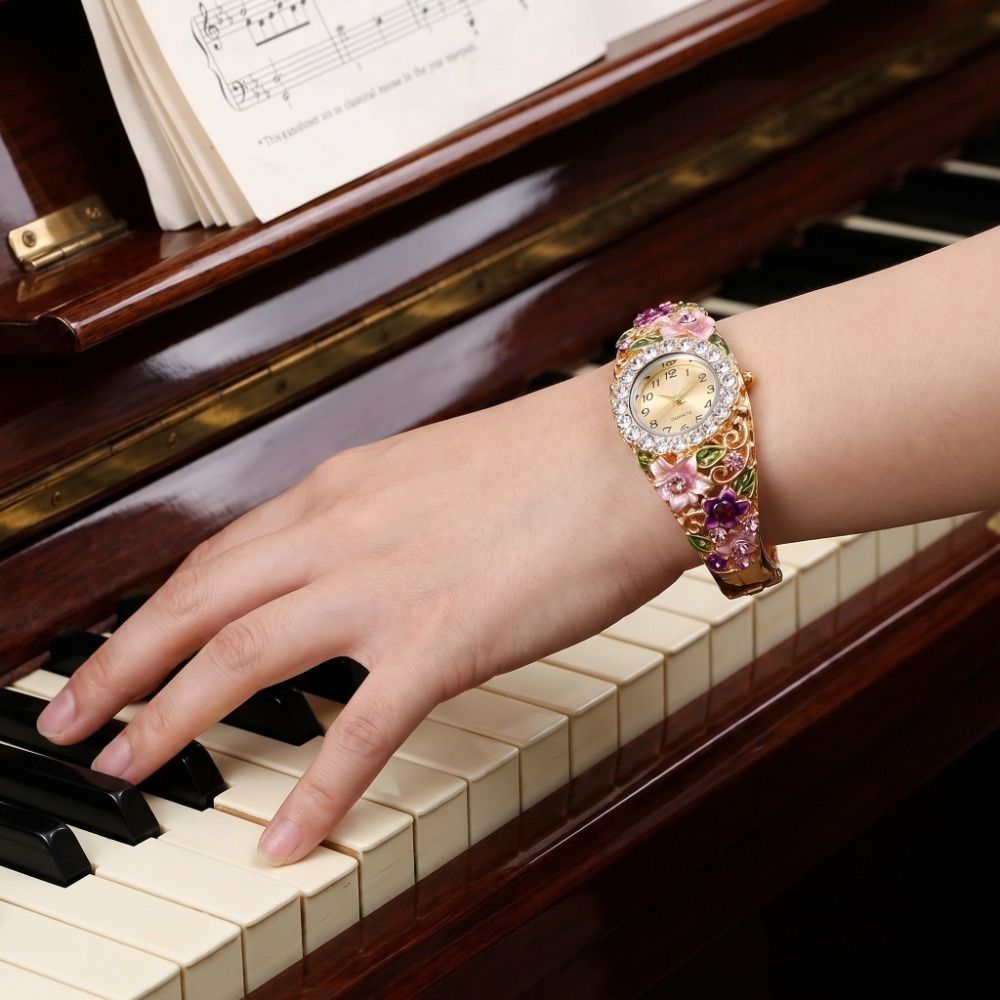 Rich In Flowers Vintage Watch  - Vintage Fashion Week 评论和价格